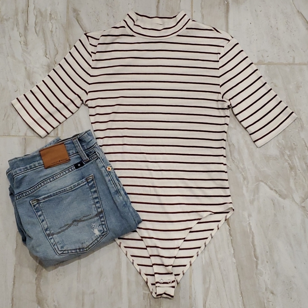 🔖Contemporary Striped Bodysuit